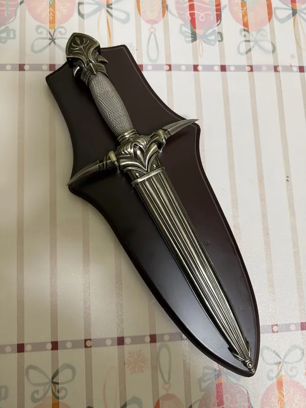 Срочно! Сувенирный клинок «Dragon's Bane»