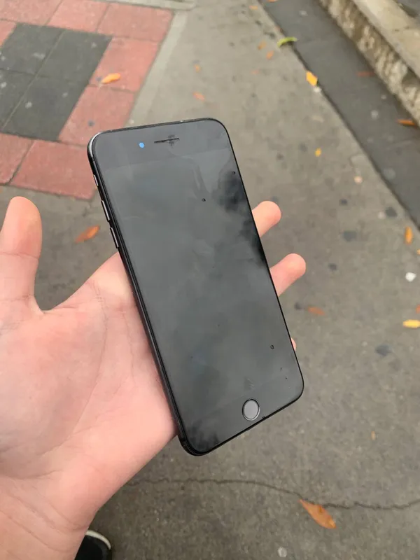 iPhone 8 Plus 64GB 2 iPhone 8 Plus 64GB 2