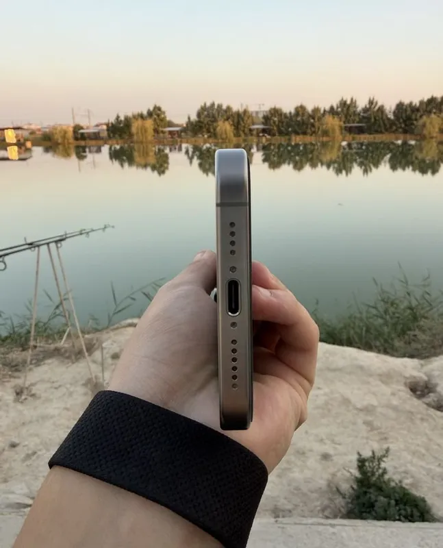 iPhone 15 Pro Max 256 ГБ, идеальное состояние, аккумулятор 79% 3