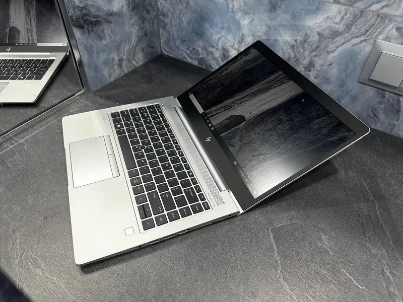 HP elitebook sotiladi rythen7 4 HP elitebook sotiladi rythen7 4