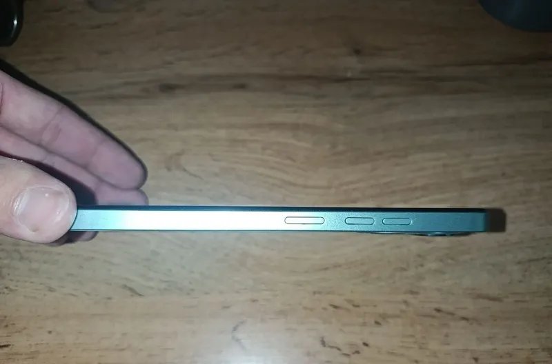 Tecno Spark Go 1... 2