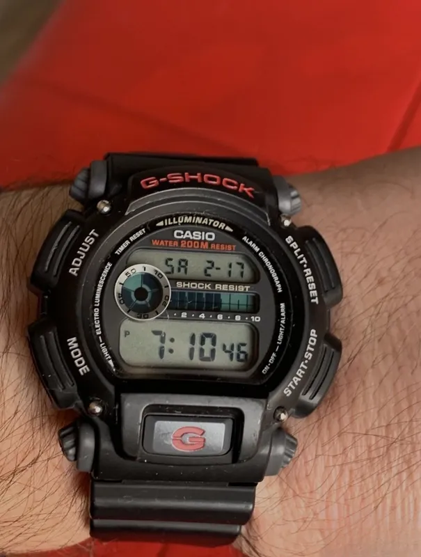 Оригинальные часы Casio G-Shock DW-9052 1 Оригинальные часы Casio G-Shock DW-9052 1