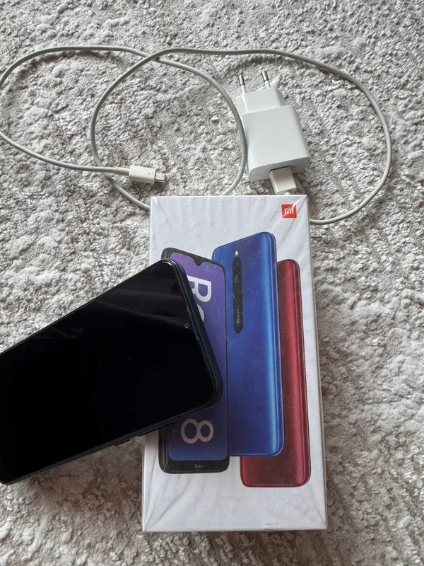 Продам Xiaomi Redmi 8 (3/32 ГБ) 4