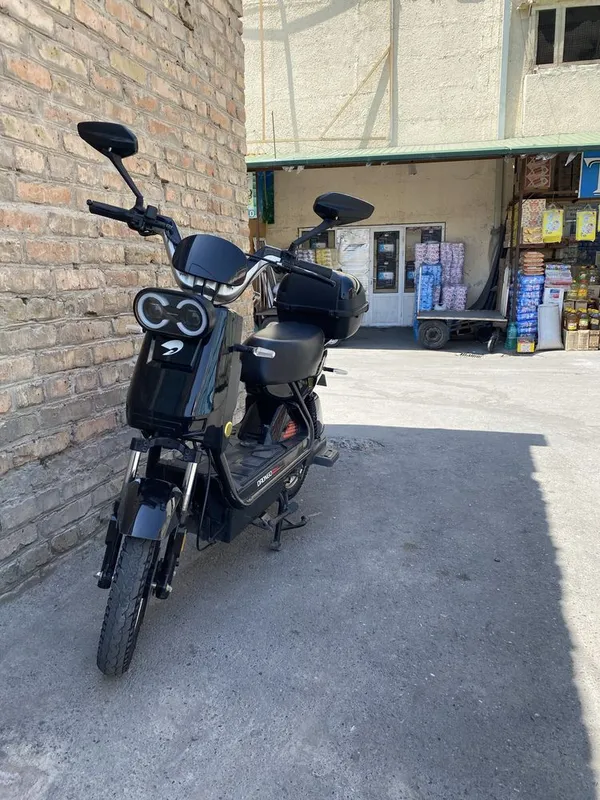 drongi skuter sotiladi holati tiniq aybi yi 40+ km yuradi polni shumka 1 drongi skuter sotiladi holati tiniq aybi yi 40+ km yuradi polni shumka 1