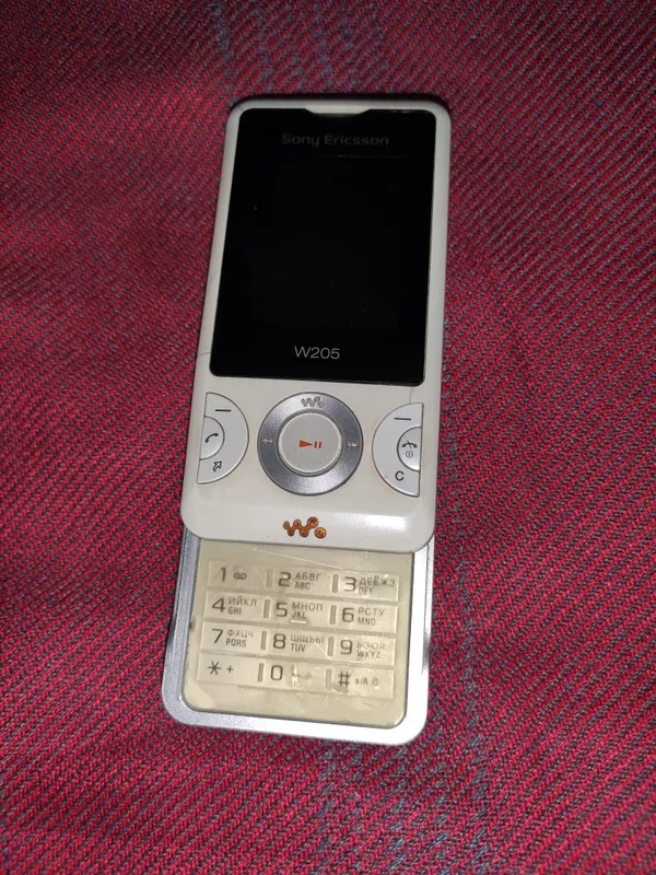 Редкий Sony Ericsson W205 Walkman Oriflame × Дима Билан (Коллекционный 3