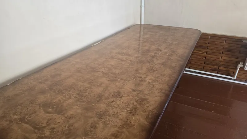 Oshxona stoli va 6 ta stul sotaman 2