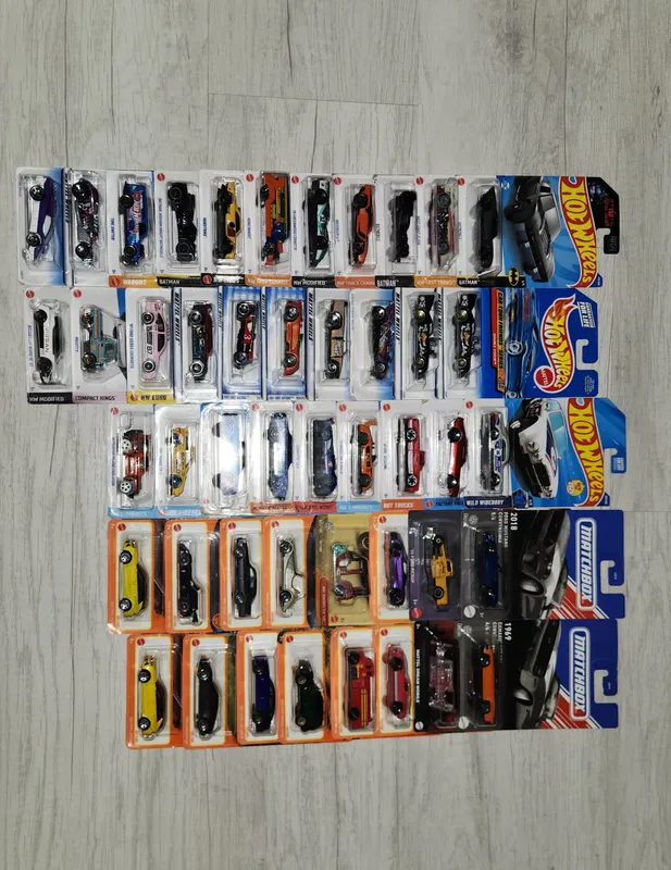 Original HotWheels kolleksion metall mashinkalar 1 Original HotWheels kolleksion metall mashinkalar 1