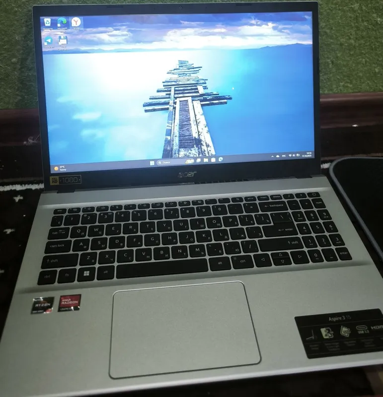Acer aspire 3 Ryzen 7 5700u 16/512