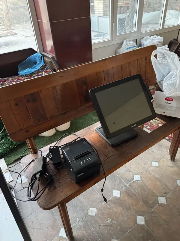 The pos cafe helper