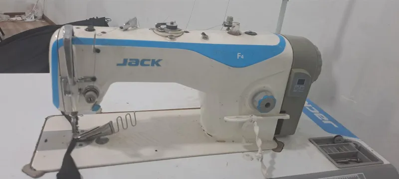 Jack f4 tikuv mashinasi sotiladi 2 Jack f4 tikuv mashinasi sotiladi 2