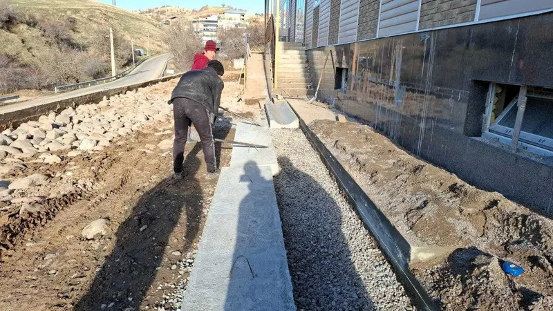 Асфальтирование под ключ. Установка воотводных лотков в Ташкенте. 6