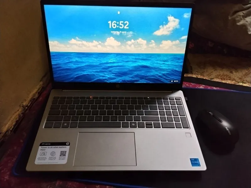 Noutbuk hp Windows 11 oʻrnatilgan