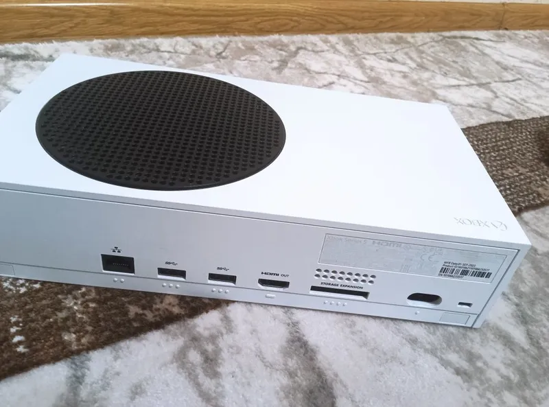 Xbox series s в хорошо состоянии — фото 3