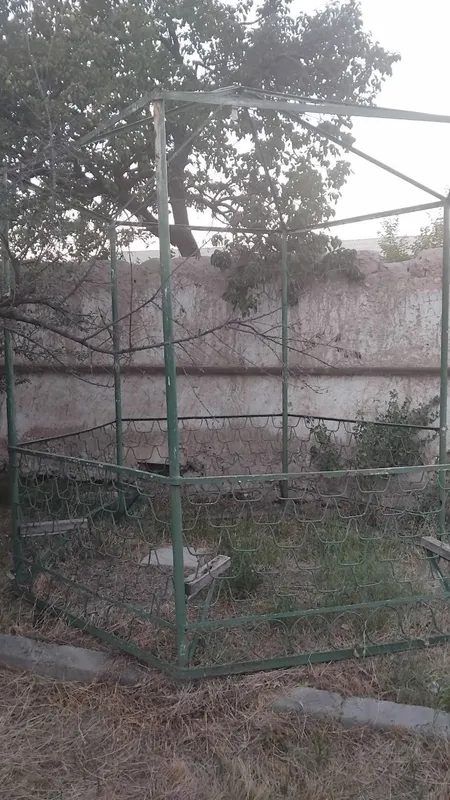 Besedka sotiladi 100% TEMIR 2dona bor