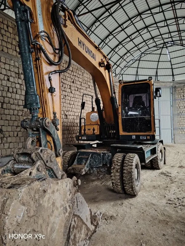 Ekskvator robex 140 yili 2014 2
