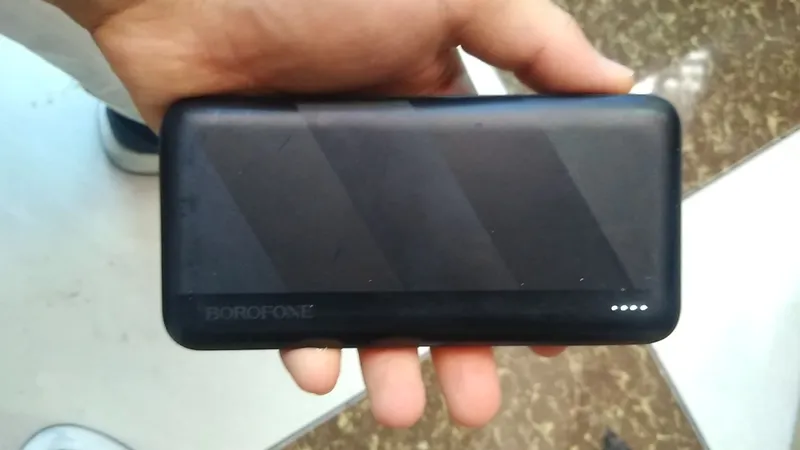 powerbank 10000W. 120 ming yangi. manzil navoiy 1 powerbank 10000W. 120 ming yangi. manzil navoiy 1