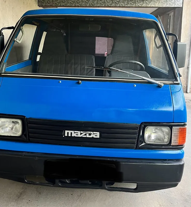 Mazda 2200 грузопассажир 2 Mazda 2200 грузопассажир 2
