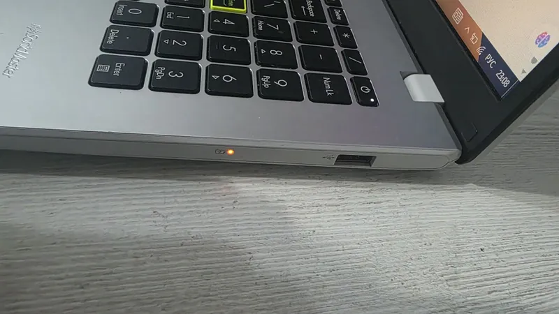 ASUS E510MAB Intel Celeron N4020 4GB 256SSD 2