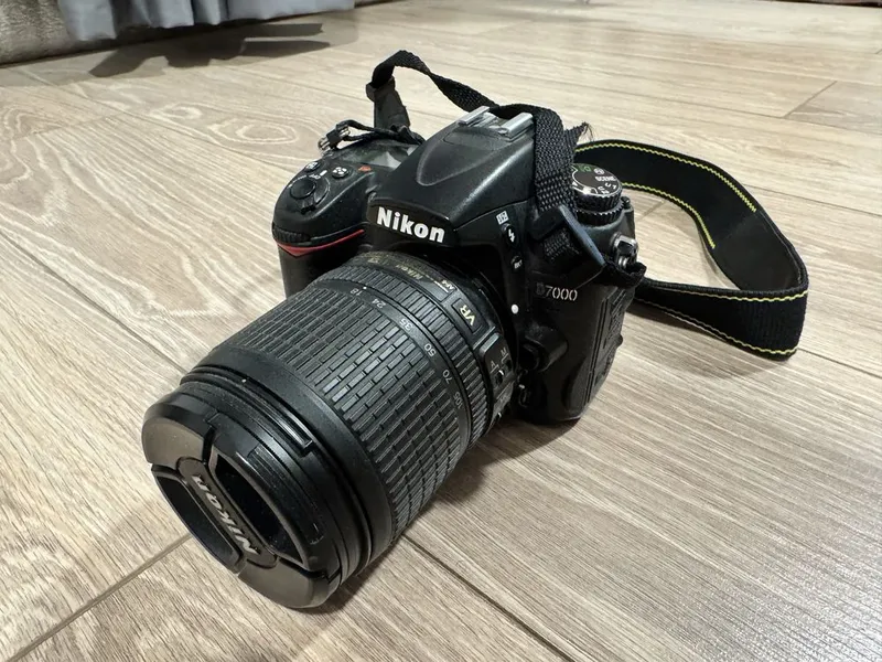 Продается камера Nikon D7000 + 2 объектива и фильтры