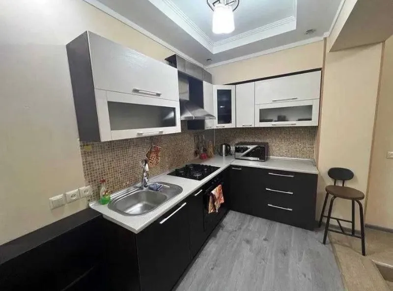 Продаётся 2х комнатная квартира на Ц5 Алайсаий рынок Юнусабадский райо — фото 4
