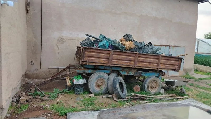 T 28 traktor sotiladi bachkana va prsep bilan t 1 T 28 traktor sotiladi bachkana va prsep bilan t 1