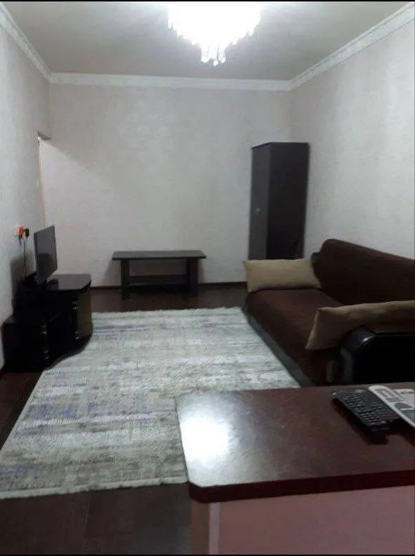 Уютная 1-комнатная квартира (переделана в 2-комнатную), 35 м², 2/5 3