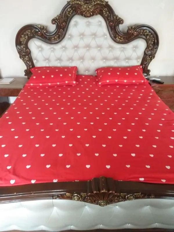 Divan Dvuxspalniy