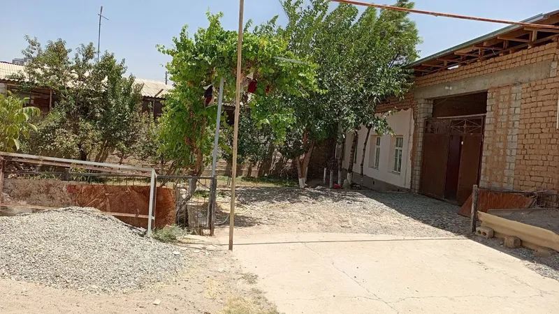 Hovli sotiladi 8 sutix mexanzatr