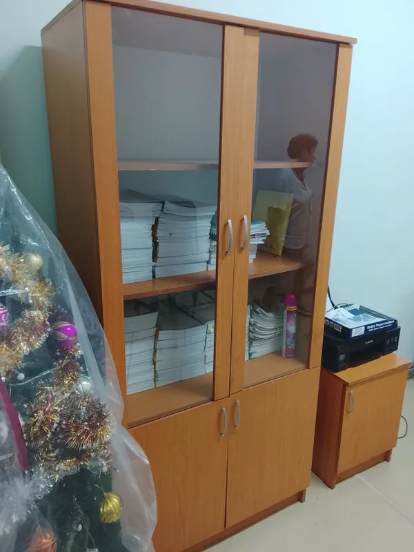 мебель офисная, 2 шкафа, 1стол комп. 1 тумбочка 4 мебель офисная, 2 шкафа, 1стол комп. 1 тумбочка 4