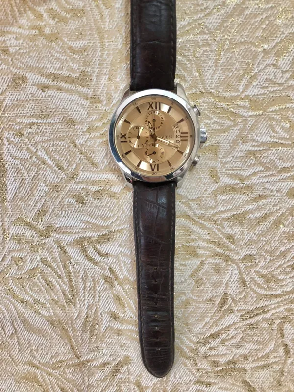 Кварцевые часы Guess
