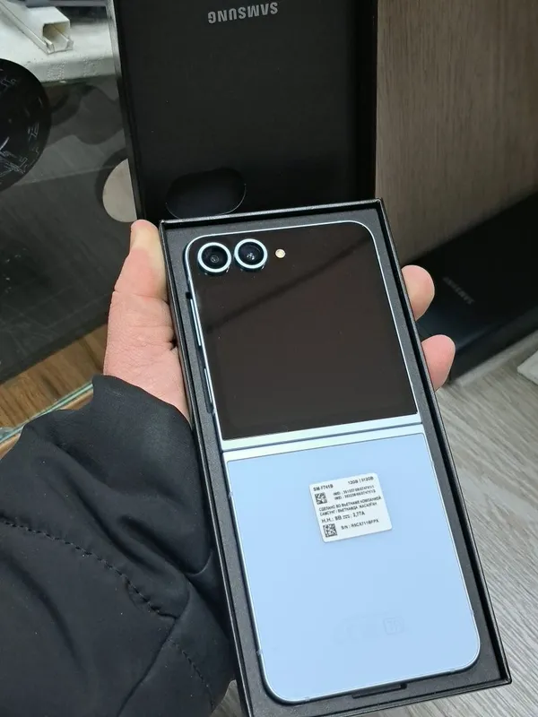 Samsung Z Flip6 память 12/512GB 2