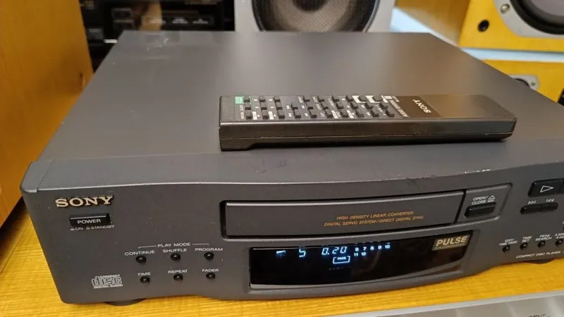 СД проигрыватель Sony cdp-m33 2 СД проигрыватель Sony cdp-m33 2