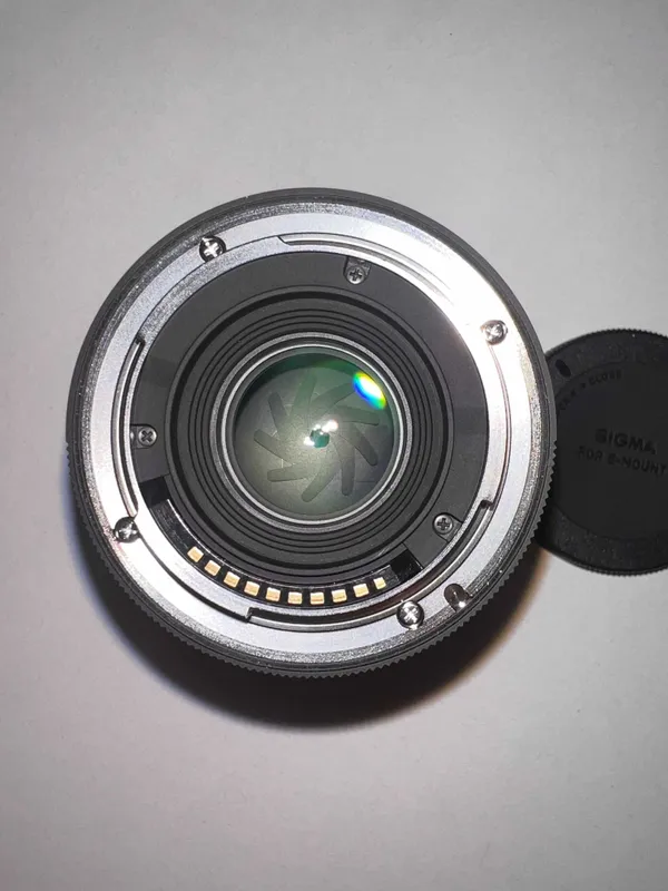Объектив Sigma AF 16mm f/1.4 DC DN Contemporary Sony E — фото 2
