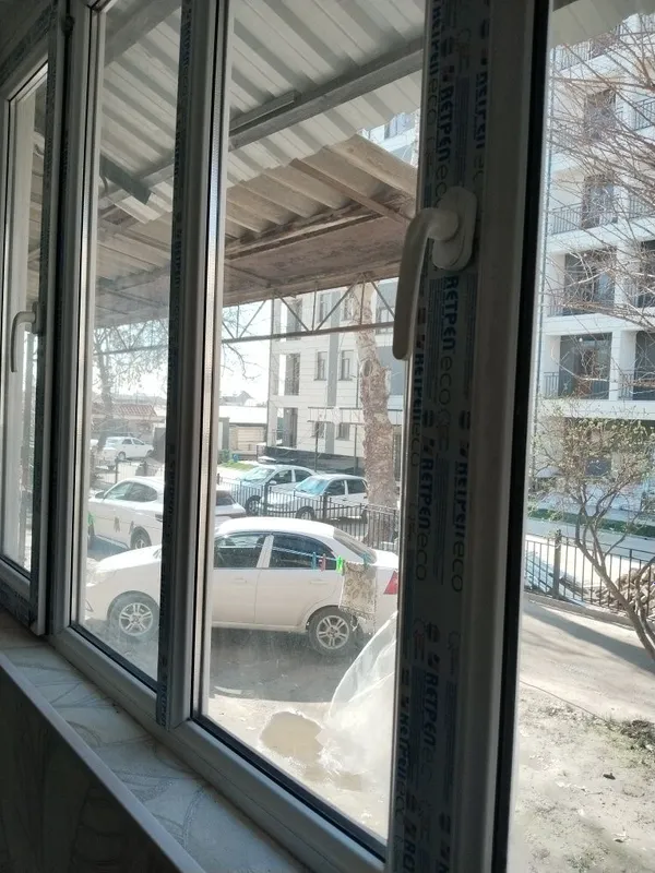 Срочно. Продам 2-х ком. Своя. 2/1/2 Янгиюль. Евроремонт. Ламинат — фото 3