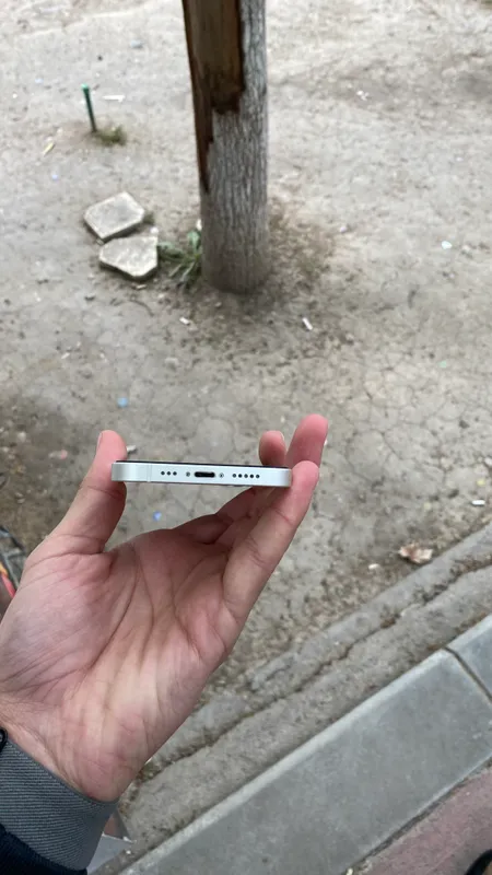 Iphone 12 rang oq 64 tali yomkist 72 karobka bor — фото 2