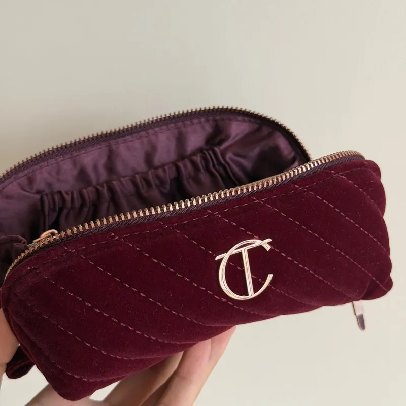 косметичка бархатная Charlotte Tilbury — фото 2
