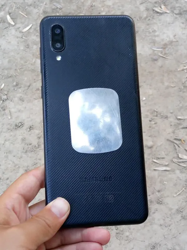 Samsung Galaxy A02, дефект: экран немного треснут 1 Samsung Galaxy A02, дефект: экран немного треснут 1