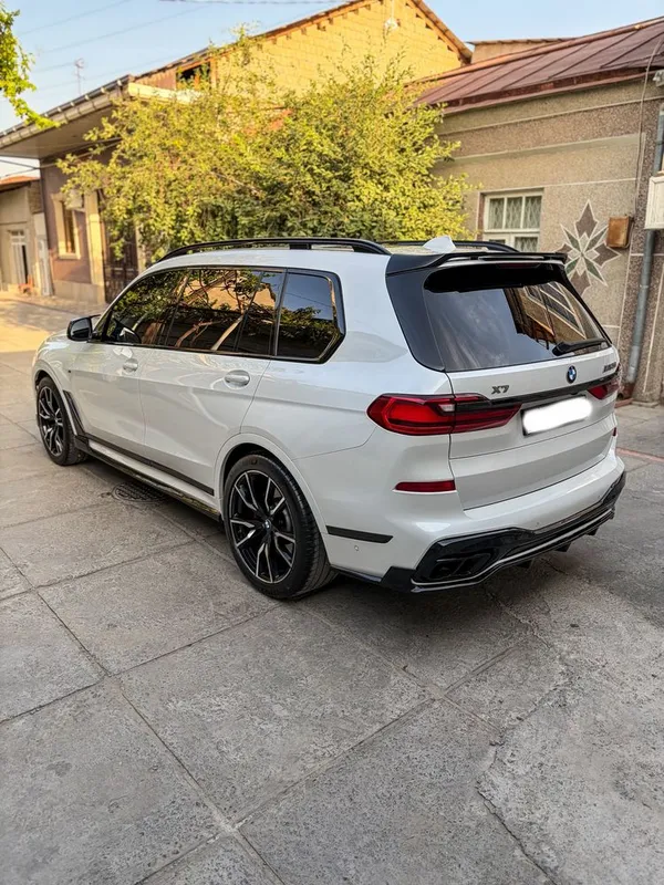 Bmw X7 M50i 4.4 full option 4 Bmw X7 M50i 4.4 full option 4