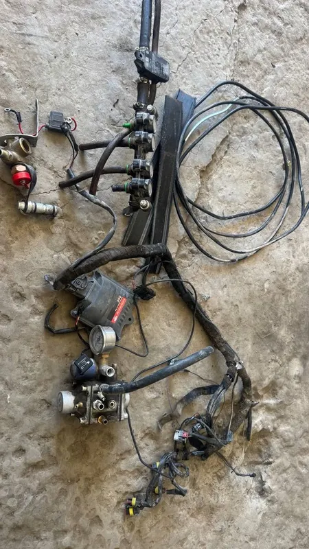 Metan gaz balon sotiladi 4-pokalenya polni komplekt