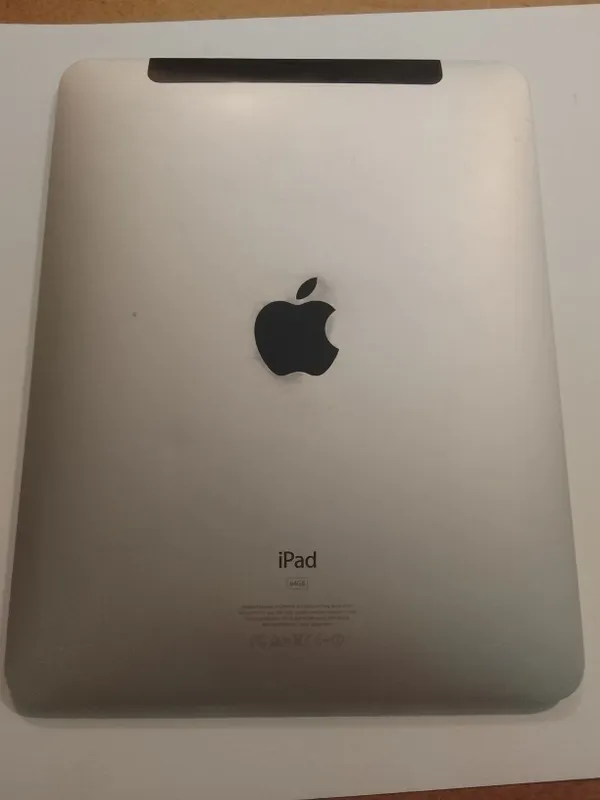 Продам iPad в хорошом состояние 2