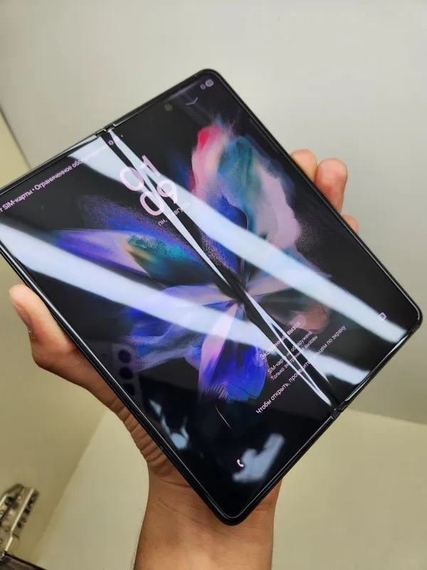 Samsung Z fold3 5G 1
