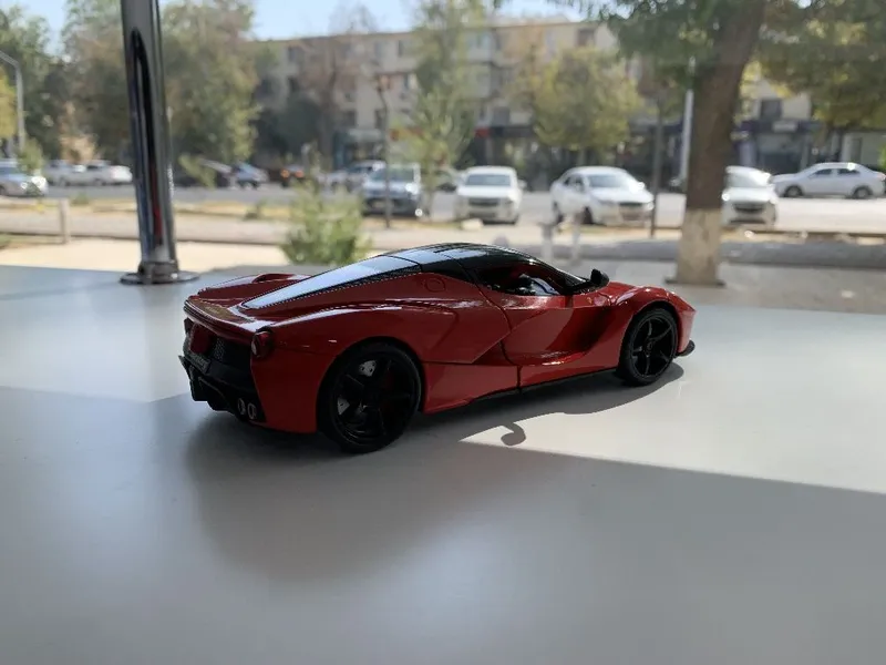 Моделька LaFerrari 1:24 3
