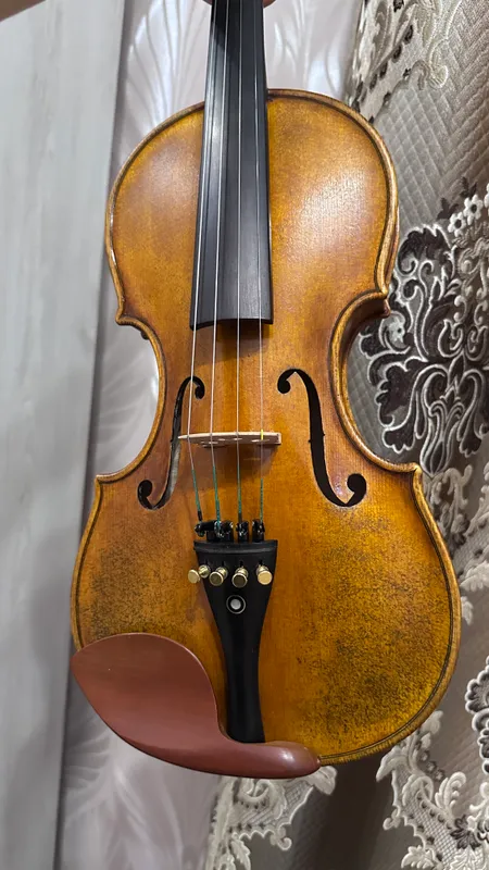 Italiyalik usta yasagan 4/4 Amati skripkasini sotaman 9