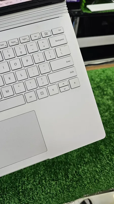 Самая универсальная модель Microsoft Surface Pro 5 4 Самая универсальная модель Microsoft Surface Pro 5 4