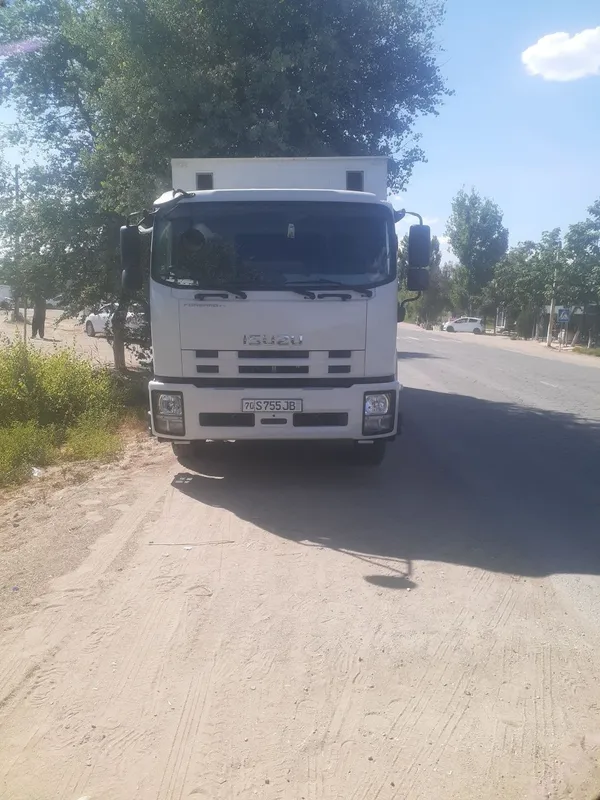 Tayyor Isuzu sotiladi yili 2023 prabek 10 ming 1