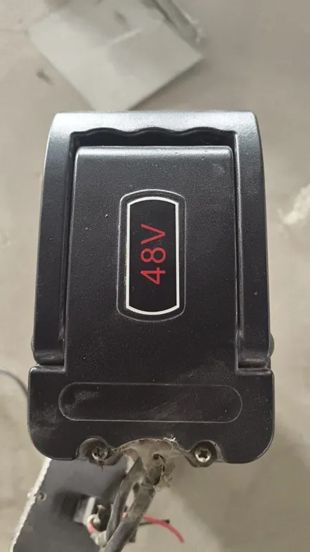 Akumilyator 48/ 20 amper 1 Akumilyator 48/ 20 amper 1