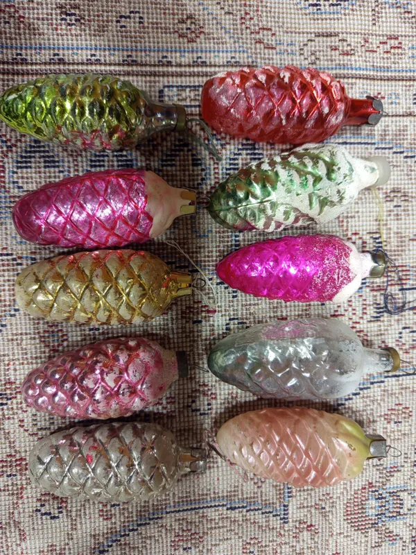 Продам елочные игрушки СССР, набор шишки и шары, разные фигурки — фото 1