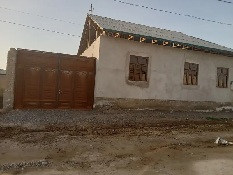 Guliston Chuqursoyda srochnaga uy sotiladi