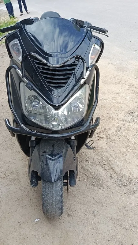 Skuter sotiladi 150 cc