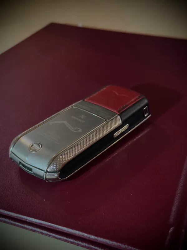VERTU Ascent Monaco Limited Edition, telefon — фото 2